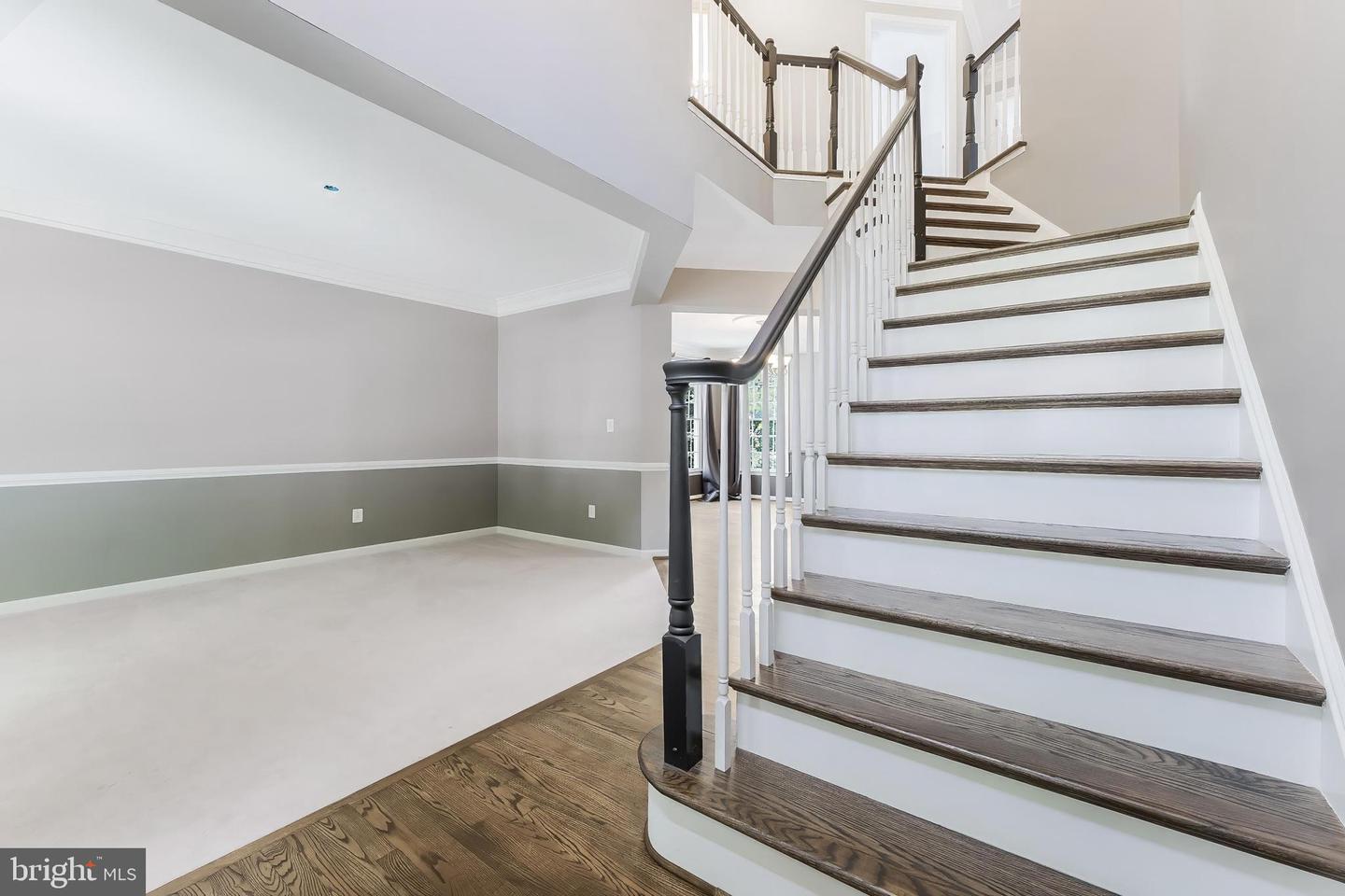 20152 BOXWOOD PL, ASHBURN, Virginia 20147, 4 Bedrooms Bedrooms, ,3 BathroomsBathrooms,Residential,For sale,20152 BOXWOOD PL,VALO2101372 MLS # VALO2101372