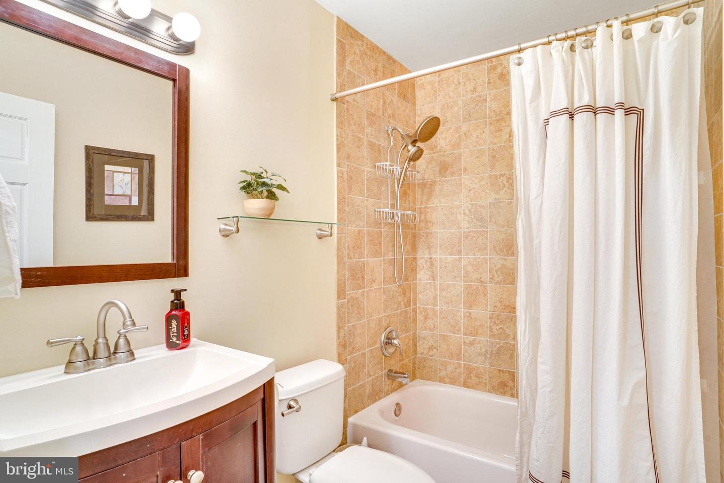 7942 BENTLEY VILLAGE DR #33A, SPRINGFIELD, Virginia 22152, 3 Bedrooms Bedrooms, ,2 BathroomsBathrooms,Residential,For sale,7942 BENTLEY VILLAGE DR #33A,VAFX2253856 MLS # VAFX2253856