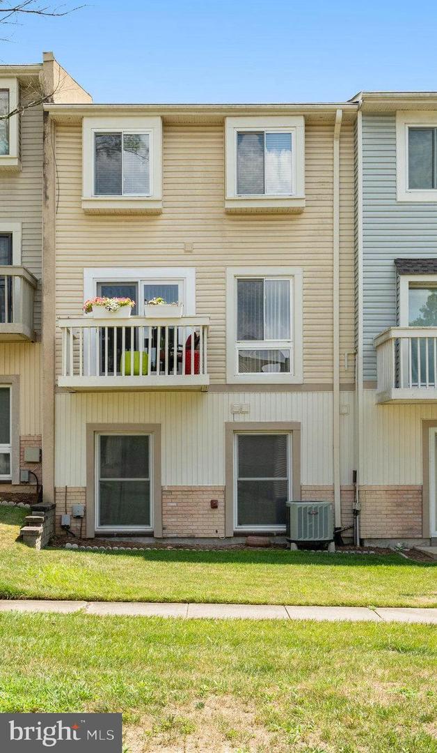7942 BENTLEY VILLAGE DR #33A, SPRINGFIELD, Virginia 22152, 3 Bedrooms Bedrooms, ,2 BathroomsBathrooms,Residential,For sale,7942 BENTLEY VILLAGE DR #33A,VAFX2253856 MLS # VAFX2253856