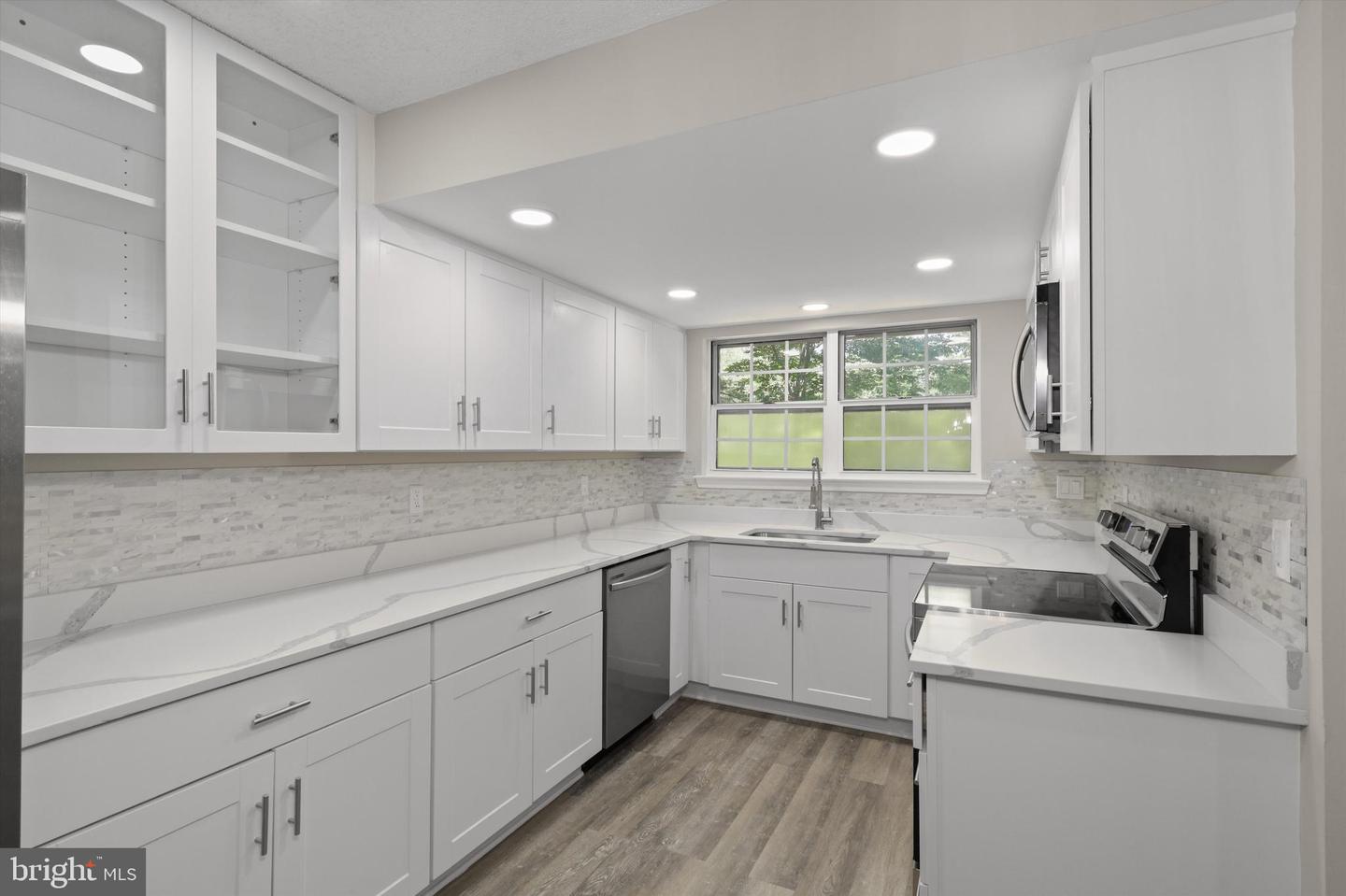 12101 GREEN LEDGE CT #33, FAIRFAX, Virginia 22033, 2 Bedrooms Bedrooms, ,2 BathroomsBathrooms,Residential,For sale,12101 GREEN LEDGE CT #33,VAFX2253866 MLS # VAFX2253866