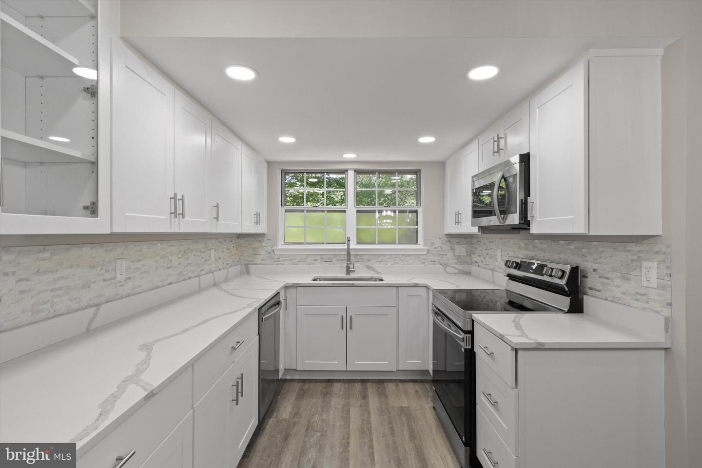 12101 GREEN LEDGE CT #33, FAIRFAX, Virginia 22033, 2 Bedrooms Bedrooms, ,2 BathroomsBathrooms,Residential,For sale,12101 GREEN LEDGE CT #33,VAFX2253866 MLS # VAFX2253866