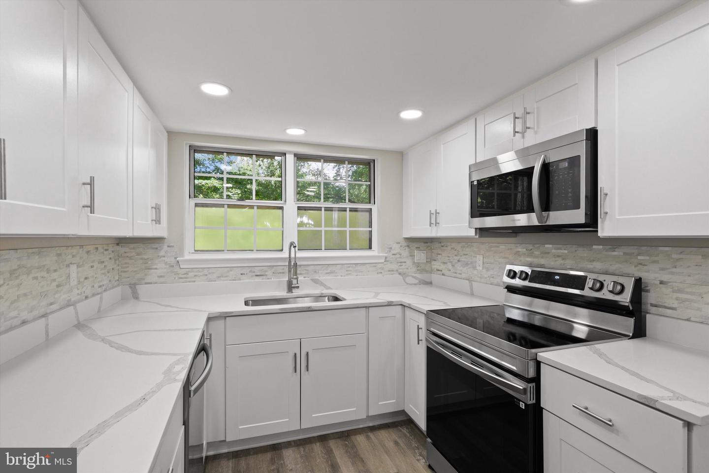 12101 GREEN LEDGE CT #33, FAIRFAX, Virginia 22033, 2 Bedrooms Bedrooms, ,2 BathroomsBathrooms,Residential,For sale,12101 GREEN LEDGE CT #33,VAFX2253866 MLS # VAFX2253866