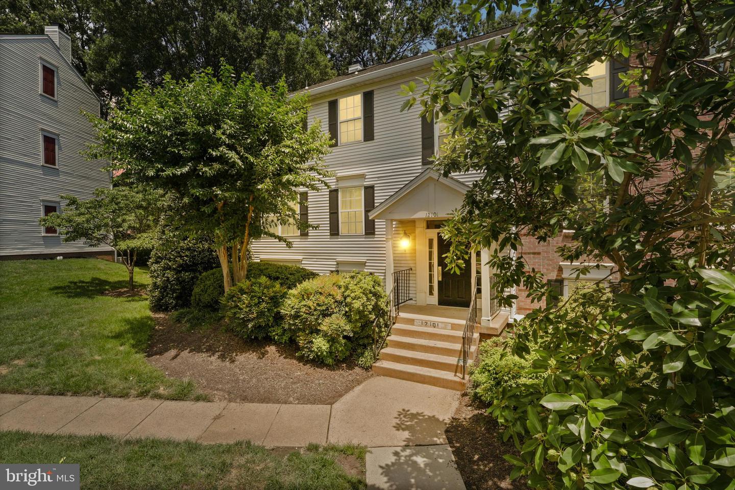 12101 GREEN LEDGE CT #33, FAIRFAX, Virginia 22033, 2 Bedrooms Bedrooms, ,2 BathroomsBathrooms,Residential,For sale,12101 GREEN LEDGE CT #33,VAFX2253866 MLS # VAFX2253866