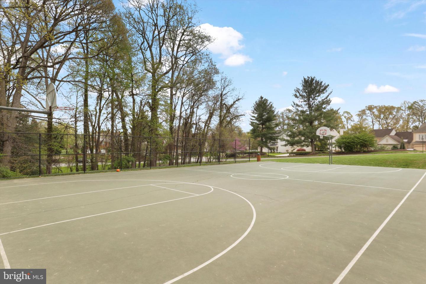12101 GREEN LEDGE CT #33, FAIRFAX, Virginia 22033, 2 Bedrooms Bedrooms, ,2 BathroomsBathrooms,Residential,For sale,12101 GREEN LEDGE CT #33,VAFX2253866 MLS # VAFX2253866