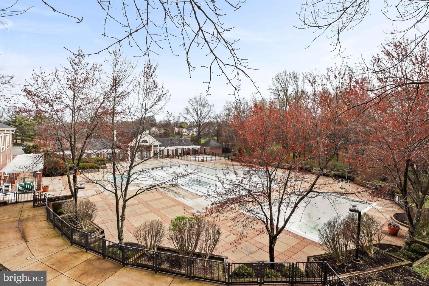 12101 GREEN LEDGE CT #33, FAIRFAX, Virginia 22033, 2 Bedrooms Bedrooms, ,2 BathroomsBathrooms,Residential,For sale,12101 GREEN LEDGE CT #33,VAFX2253866 MLS # VAFX2253866