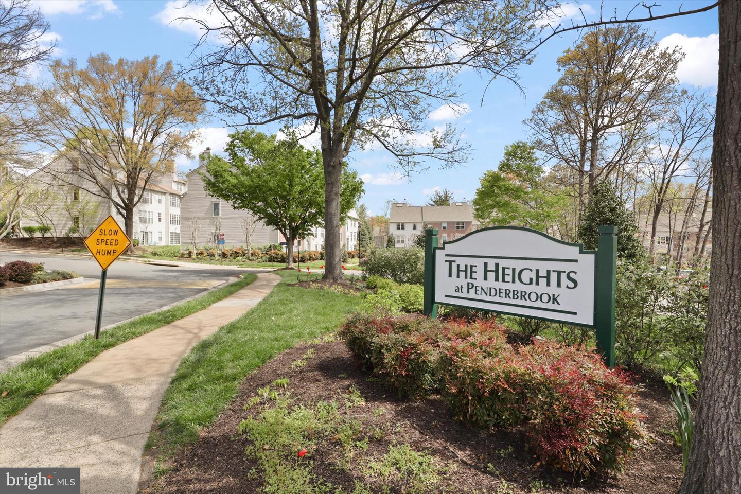 12101 GREEN LEDGE CT #33, FAIRFAX, Virginia 22033, 2 Bedrooms Bedrooms, ,2 BathroomsBathrooms,Residential,For sale,12101 GREEN LEDGE CT #33,VAFX2253866 MLS # VAFX2253866