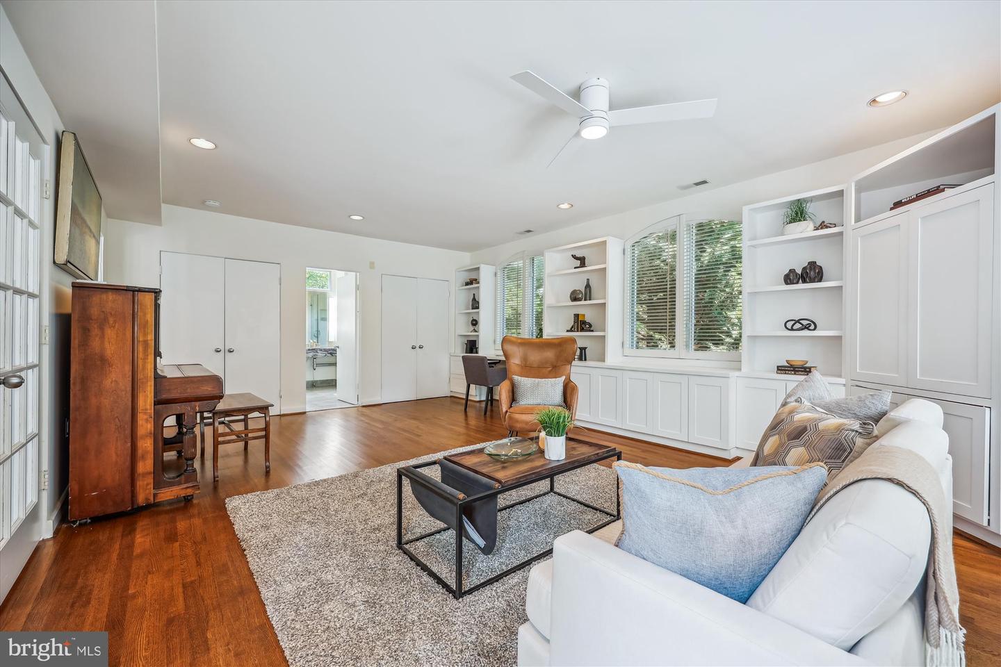 4412 LOWELL ST NW, WASHINGTON, District Of Columbia 20016, 4 Bedrooms Bedrooms, ,3 BathroomsBathrooms,Residential,For sale,4412 LOWELL ST NW,DCDC2209330 MLS # DCDC2209330