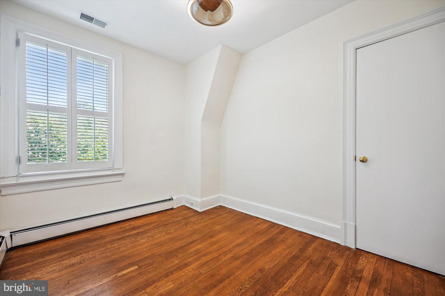4412 LOWELL ST NW, WASHINGTON, District Of Columbia 20016, 4 Bedrooms Bedrooms, ,3 BathroomsBathrooms,Residential,For sale,4412 LOWELL ST NW,DCDC2209330 MLS # DCDC2209330