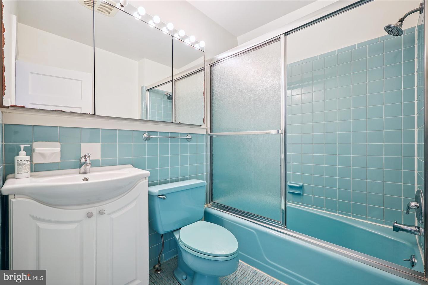 4412 LOWELL ST NW, WASHINGTON, District Of Columbia 20016, 4 Bedrooms Bedrooms, ,3 BathroomsBathrooms,Residential,For sale,4412 LOWELL ST NW,DCDC2209330 MLS # DCDC2209330