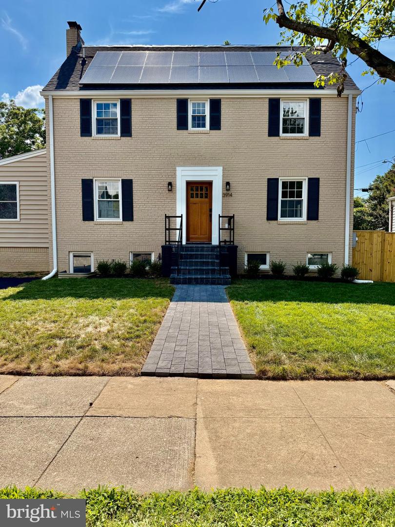 3914 20TH ST NE, WASHINGTON, District Of Columbia 20018, 5 Bedrooms Bedrooms, ,4 BathroomsBathrooms,Residential,For sale,3914 20TH ST NE,DCDC2209224 MLS # DCDC2209224