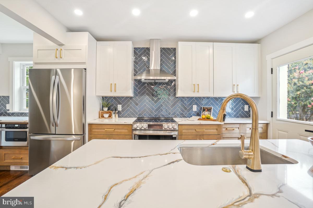 3914 20TH ST NE, WASHINGTON, District Of Columbia 20018, 5 Bedrooms Bedrooms, ,4 BathroomsBathrooms,Residential,For sale,3914 20TH ST NE,DCDC2209224 MLS # DCDC2209224