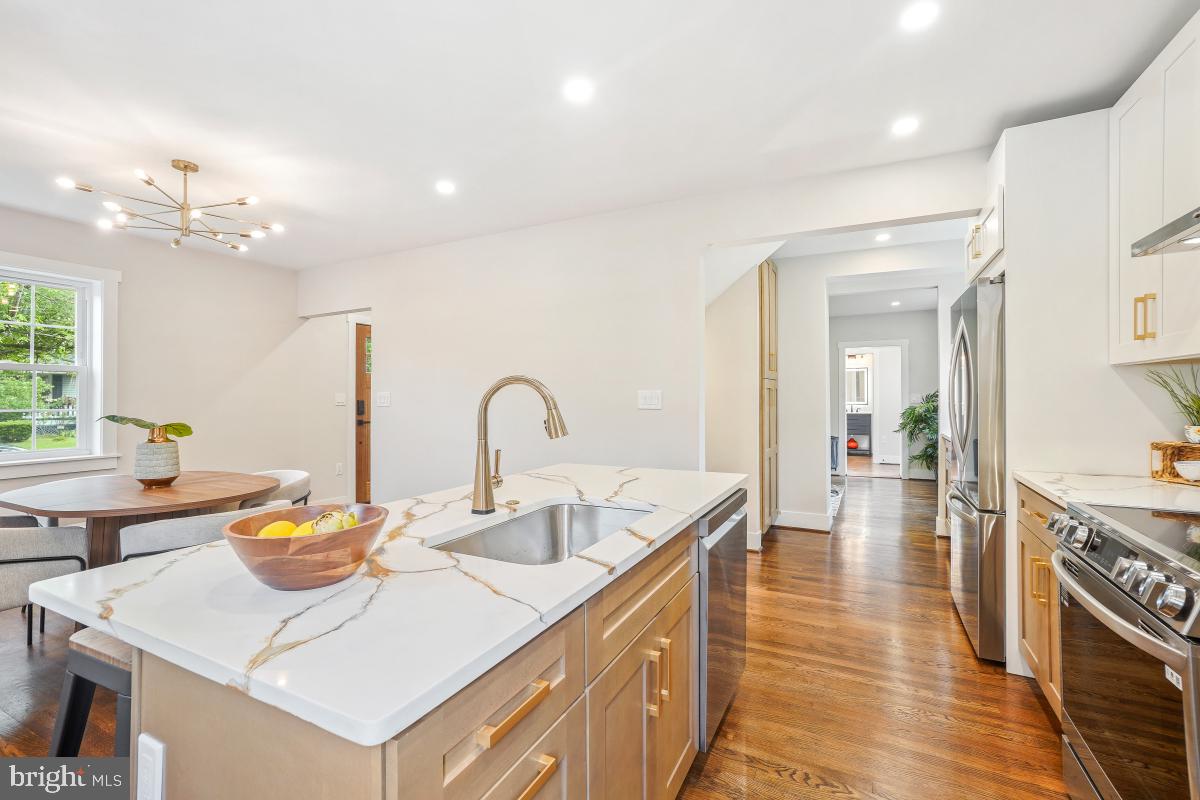 3914 20TH ST NE, WASHINGTON, District Of Columbia 20018, 5 Bedrooms Bedrooms, ,4 BathroomsBathrooms,Residential,For sale,3914 20TH ST NE,DCDC2209224 MLS # DCDC2209224