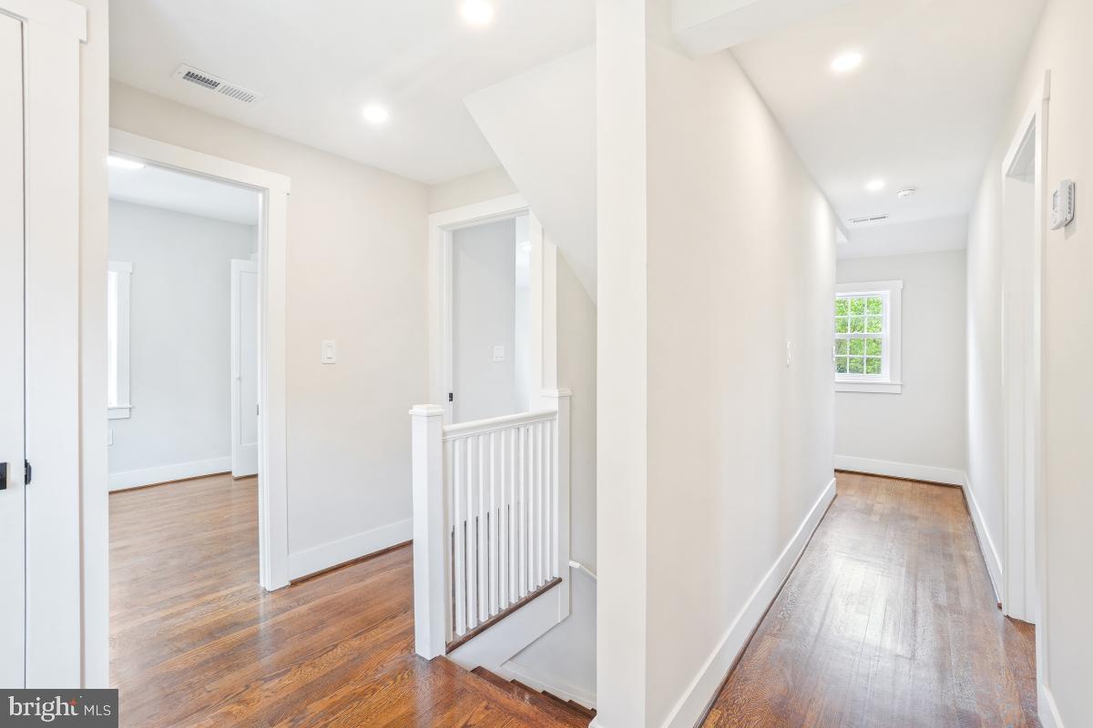 3914 20TH ST NE, WASHINGTON, District Of Columbia 20018, 5 Bedrooms Bedrooms, ,4 BathroomsBathrooms,Residential,For sale,3914 20TH ST NE,DCDC2209224 MLS # DCDC2209224
