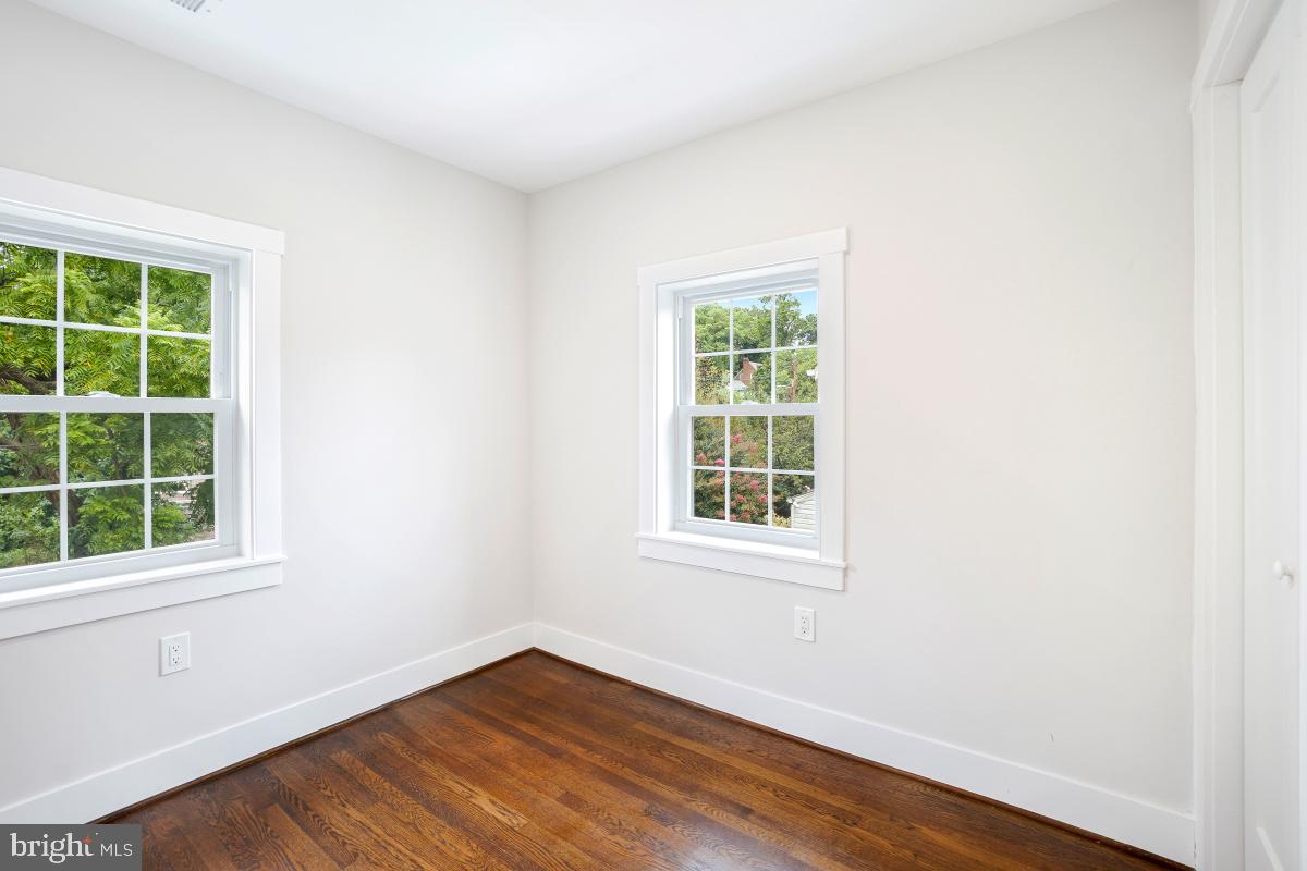 3914 20TH ST NE, WASHINGTON, District Of Columbia 20018, 5 Bedrooms Bedrooms, ,4 BathroomsBathrooms,Residential,For sale,3914 20TH ST NE,DCDC2209224 MLS # DCDC2209224