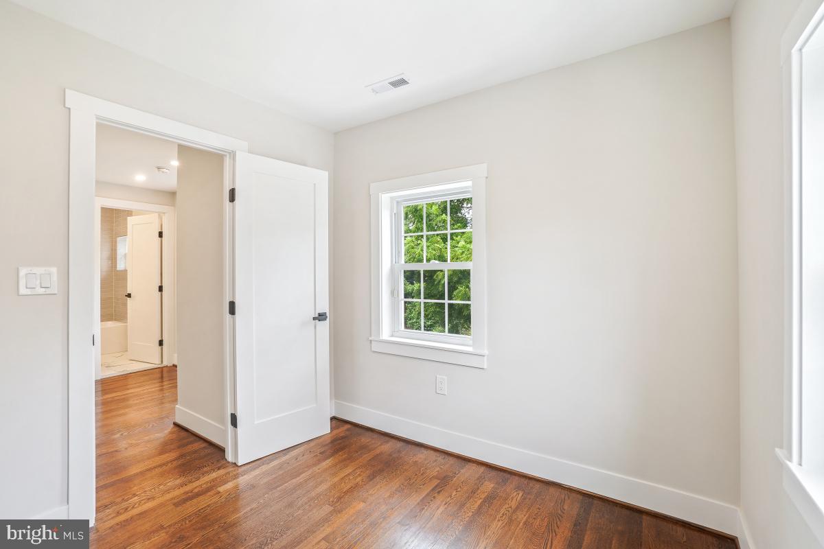 3914 20TH ST NE, WASHINGTON, District Of Columbia 20018, 5 Bedrooms Bedrooms, ,4 BathroomsBathrooms,Residential,For sale,3914 20TH ST NE,DCDC2209224 MLS # DCDC2209224