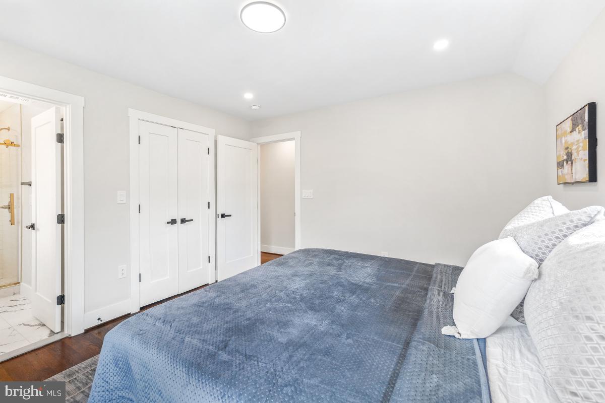 3914 20TH ST NE, WASHINGTON, District Of Columbia 20018, 5 Bedrooms Bedrooms, ,4 BathroomsBathrooms,Residential,For sale,3914 20TH ST NE,DCDC2209224 MLS # DCDC2209224