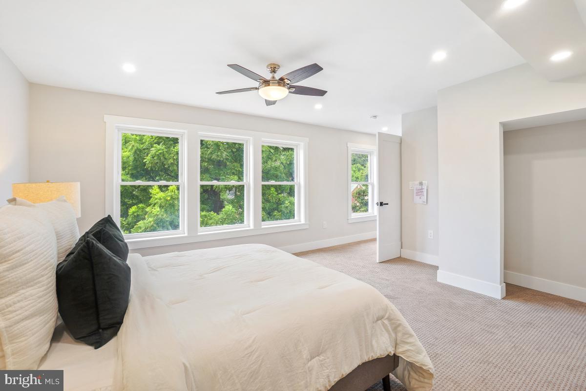3914 20TH ST NE, WASHINGTON, District Of Columbia 20018, 5 Bedrooms Bedrooms, ,4 BathroomsBathrooms,Residential,For sale,3914 20TH ST NE,DCDC2209224 MLS # DCDC2209224