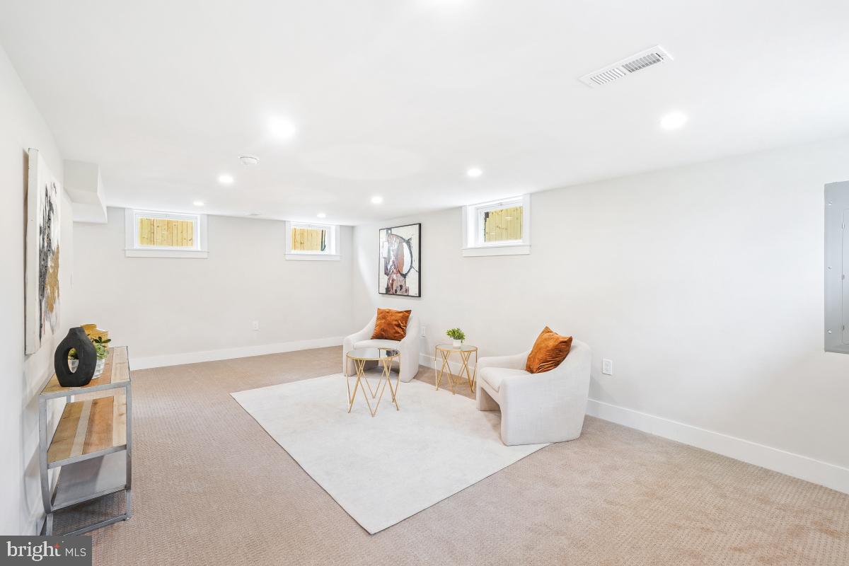 3914 20TH ST NE, WASHINGTON, District Of Columbia 20018, 5 Bedrooms Bedrooms, ,4 BathroomsBathrooms,Residential,For sale,3914 20TH ST NE,DCDC2209224 MLS # DCDC2209224