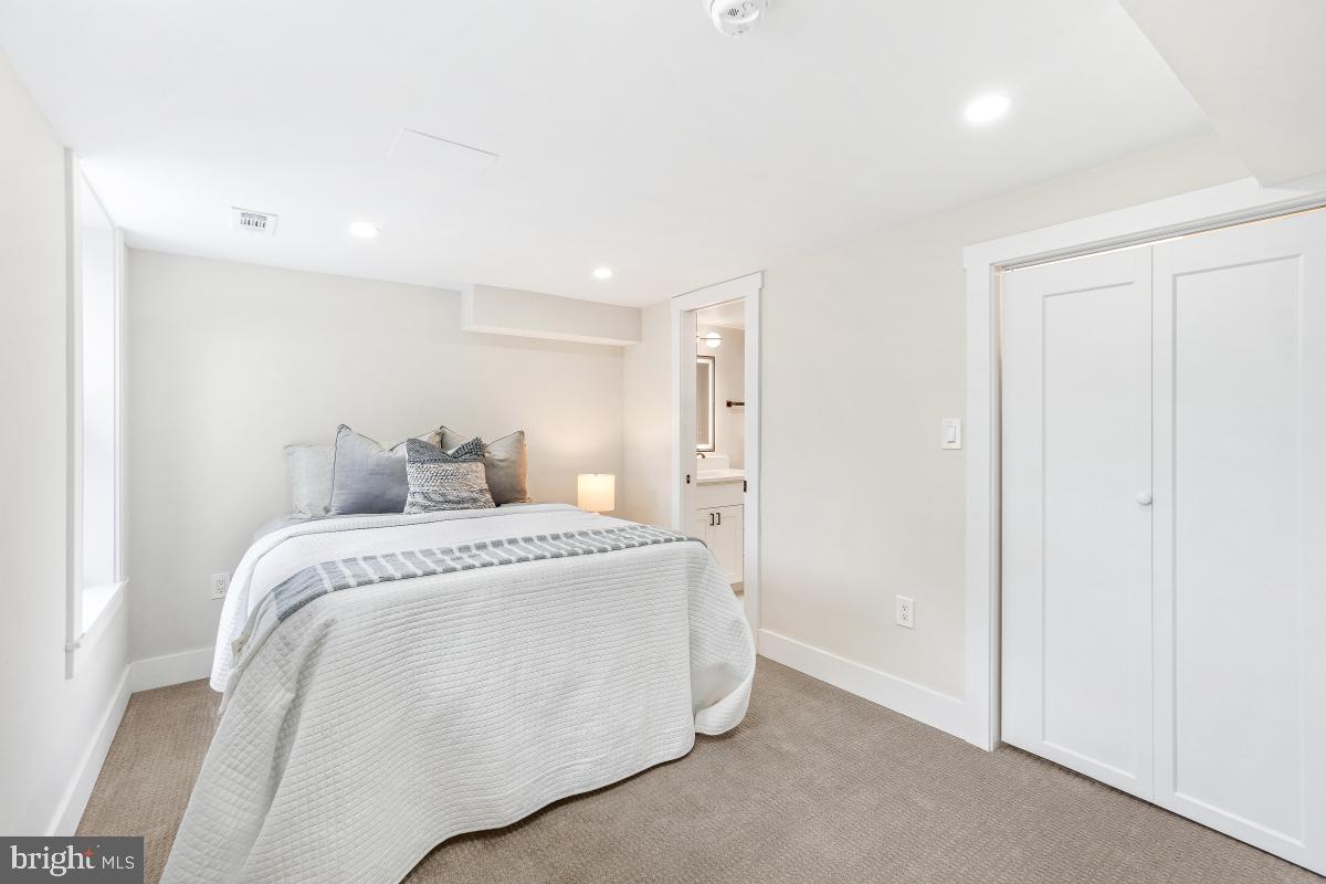 3914 20TH ST NE, WASHINGTON, District Of Columbia 20018, 5 Bedrooms Bedrooms, ,4 BathroomsBathrooms,Residential,For sale,3914 20TH ST NE,DCDC2209224 MLS # DCDC2209224