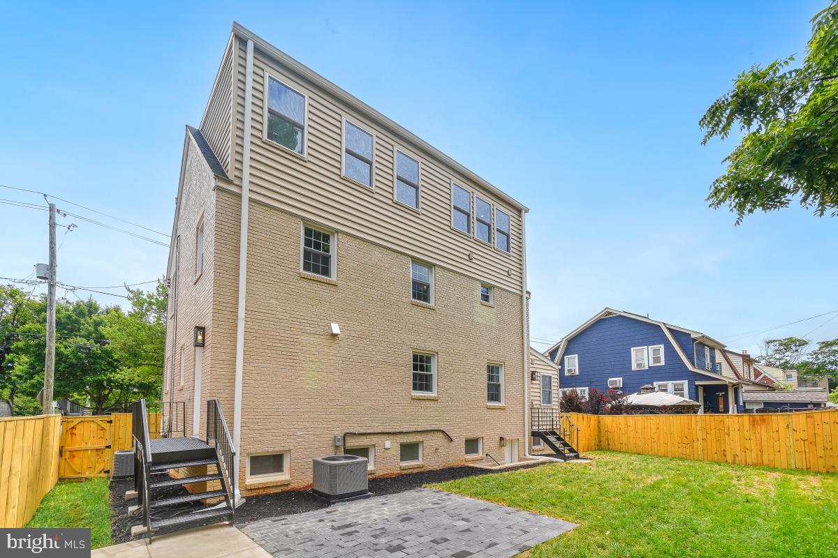 3914 20TH ST NE, WASHINGTON, District Of Columbia 20018, 5 Bedrooms Bedrooms, ,4 BathroomsBathrooms,Residential,For sale,3914 20TH ST NE,DCDC2209224 MLS # DCDC2209224