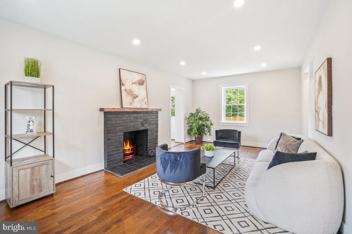 3914 20TH ST NE, WASHINGTON, District Of Columbia 20018, 5 Bedrooms Bedrooms, ,4 BathroomsBathrooms,Residential,For sale,3914 20TH ST NE,DCDC2209224 MLS # DCDC2209224