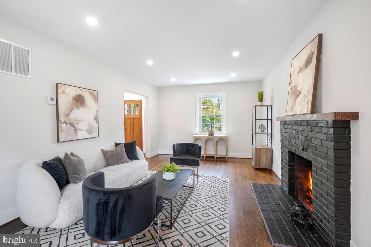 3914 20TH ST NE, WASHINGTON, District Of Columbia 20018, 5 Bedrooms Bedrooms, ,4 BathroomsBathrooms,Residential,For sale,3914 20TH ST NE,DCDC2209224 MLS # DCDC2209224