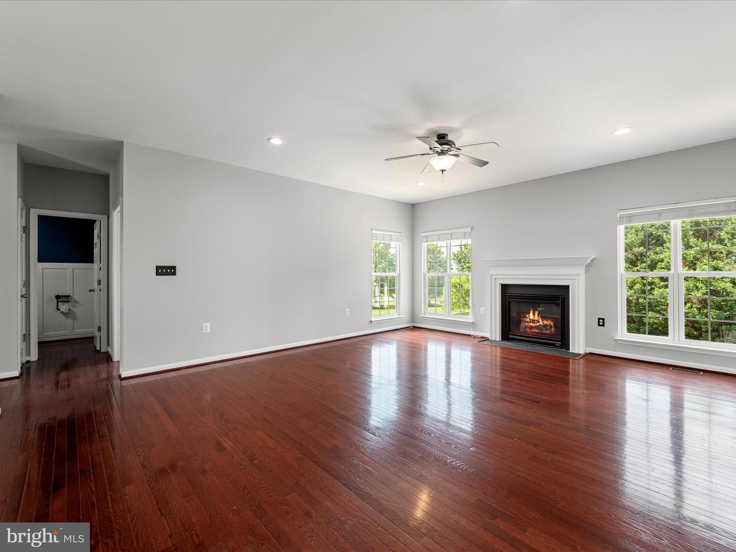 717 WOODEN BRIDGE DR, PURCELLVILLE, Virginia 20132, 4 Bedrooms Bedrooms, ,4 BathroomsBathrooms,Residential,For sale,717 WOODEN BRIDGE DR,VALO2101374 MLS # VALO2101374