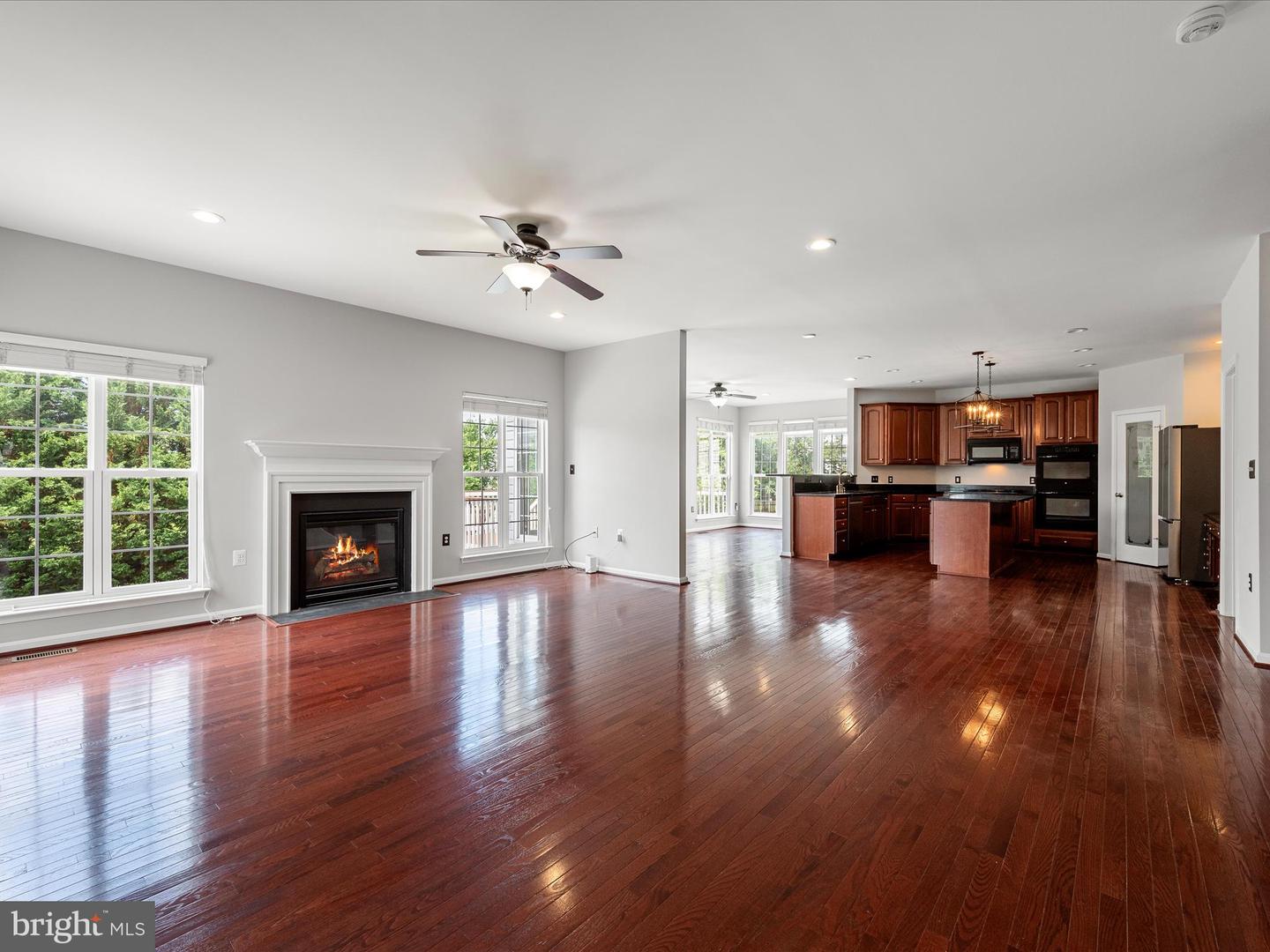 717 WOODEN BRIDGE DR, PURCELLVILLE, Virginia 20132, 4 Bedrooms Bedrooms, ,4 BathroomsBathrooms,Residential,For sale,717 WOODEN BRIDGE DR,VALO2101374 MLS # VALO2101374