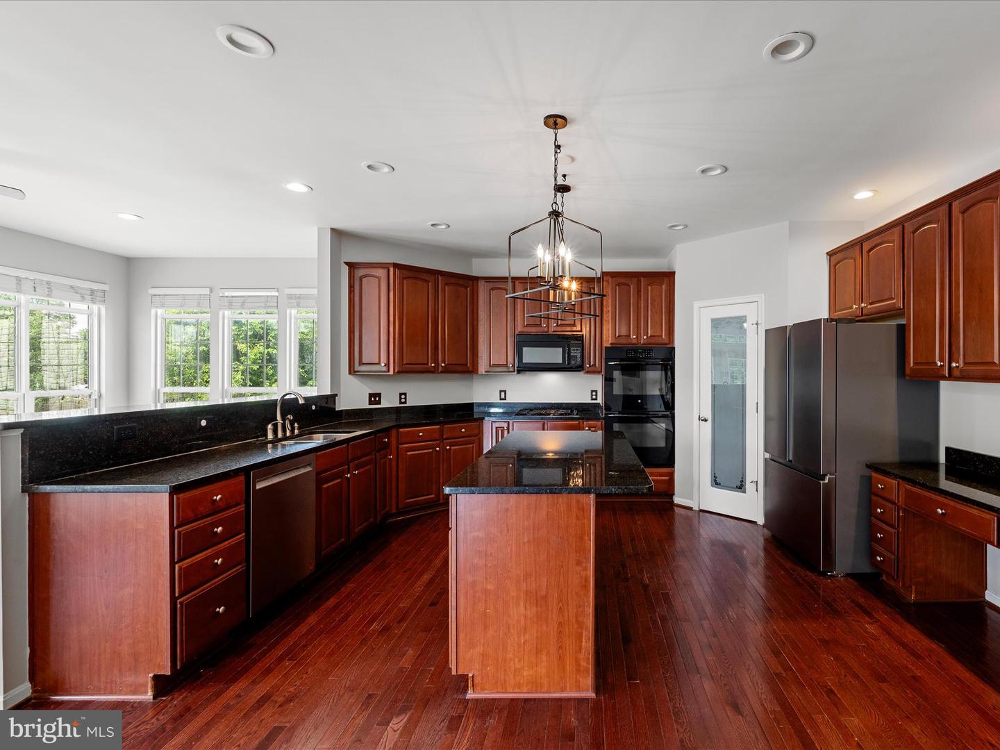 717 WOODEN BRIDGE DR, PURCELLVILLE, Virginia 20132, 4 Bedrooms Bedrooms, ,4 BathroomsBathrooms,Residential,For sale,717 WOODEN BRIDGE DR,VALO2101374 MLS # VALO2101374