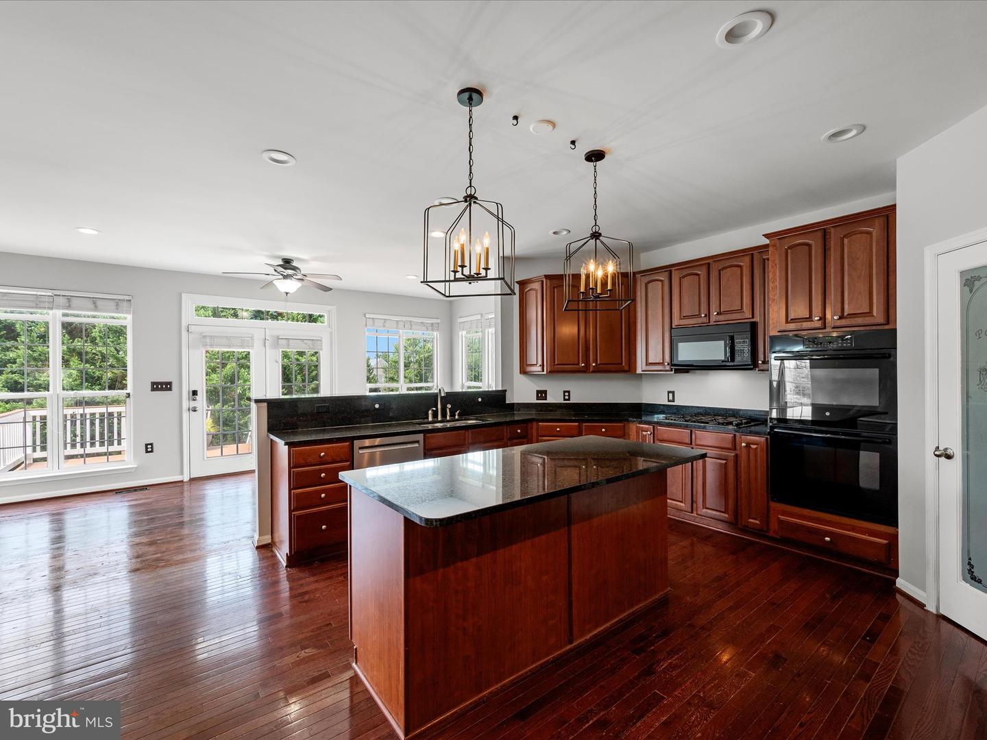 717 WOODEN BRIDGE DR, PURCELLVILLE, Virginia 20132, 4 Bedrooms Bedrooms, ,4 BathroomsBathrooms,Residential,For sale,717 WOODEN BRIDGE DR,VALO2101374 MLS # VALO2101374