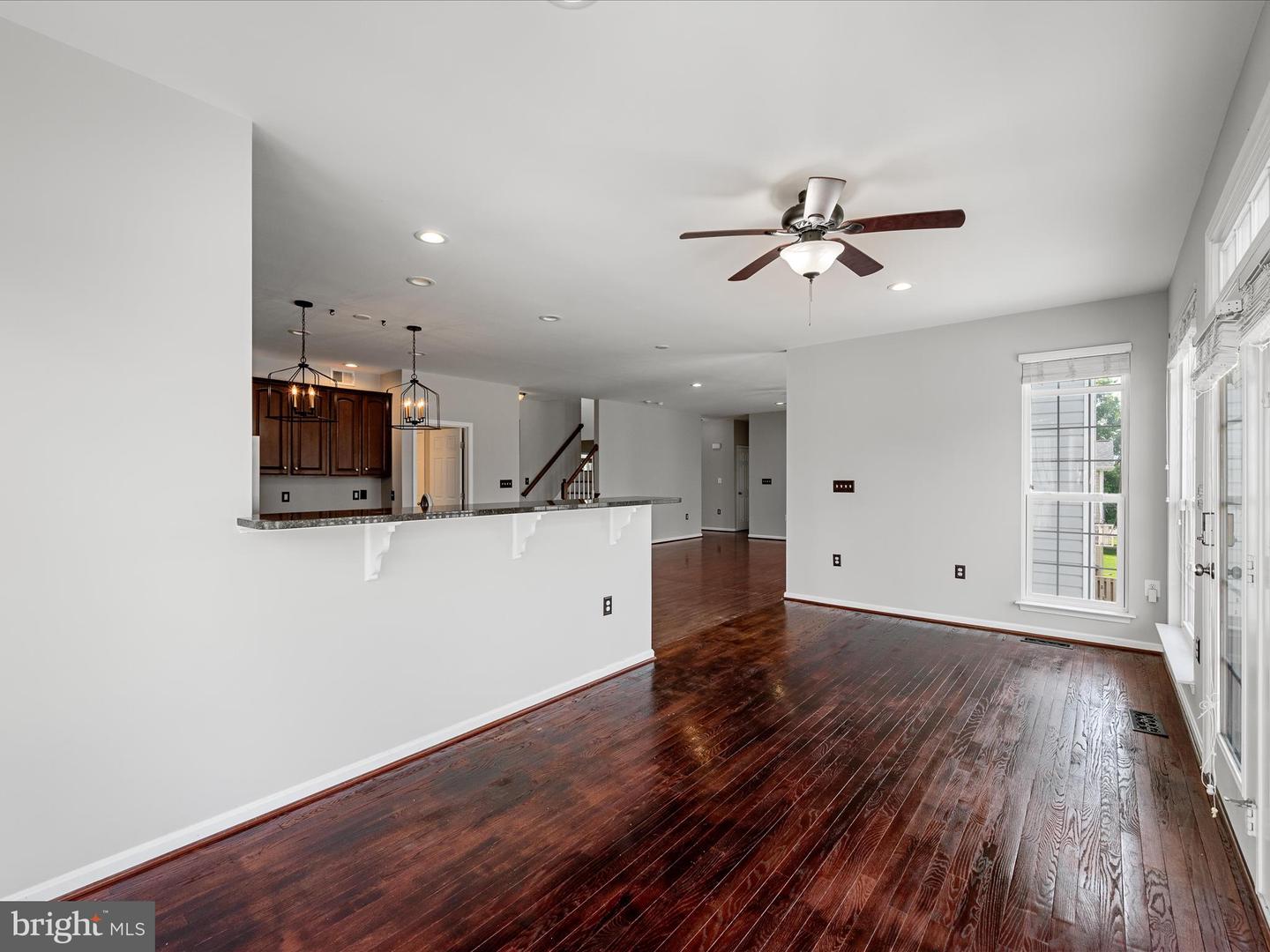 717 WOODEN BRIDGE DR, PURCELLVILLE, Virginia 20132, 4 Bedrooms Bedrooms, ,4 BathroomsBathrooms,Residential,For sale,717 WOODEN BRIDGE DR,VALO2101374 MLS # VALO2101374