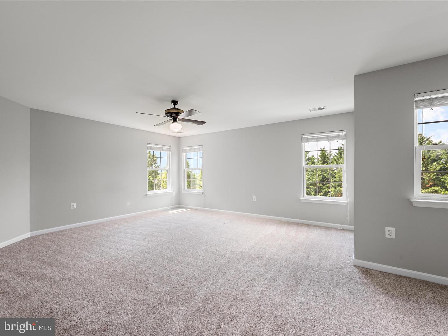717 WOODEN BRIDGE DR, PURCELLVILLE, Virginia 20132, 4 Bedrooms Bedrooms, ,4 BathroomsBathrooms,Residential,For sale,717 WOODEN BRIDGE DR,VALO2101374 MLS # VALO2101374