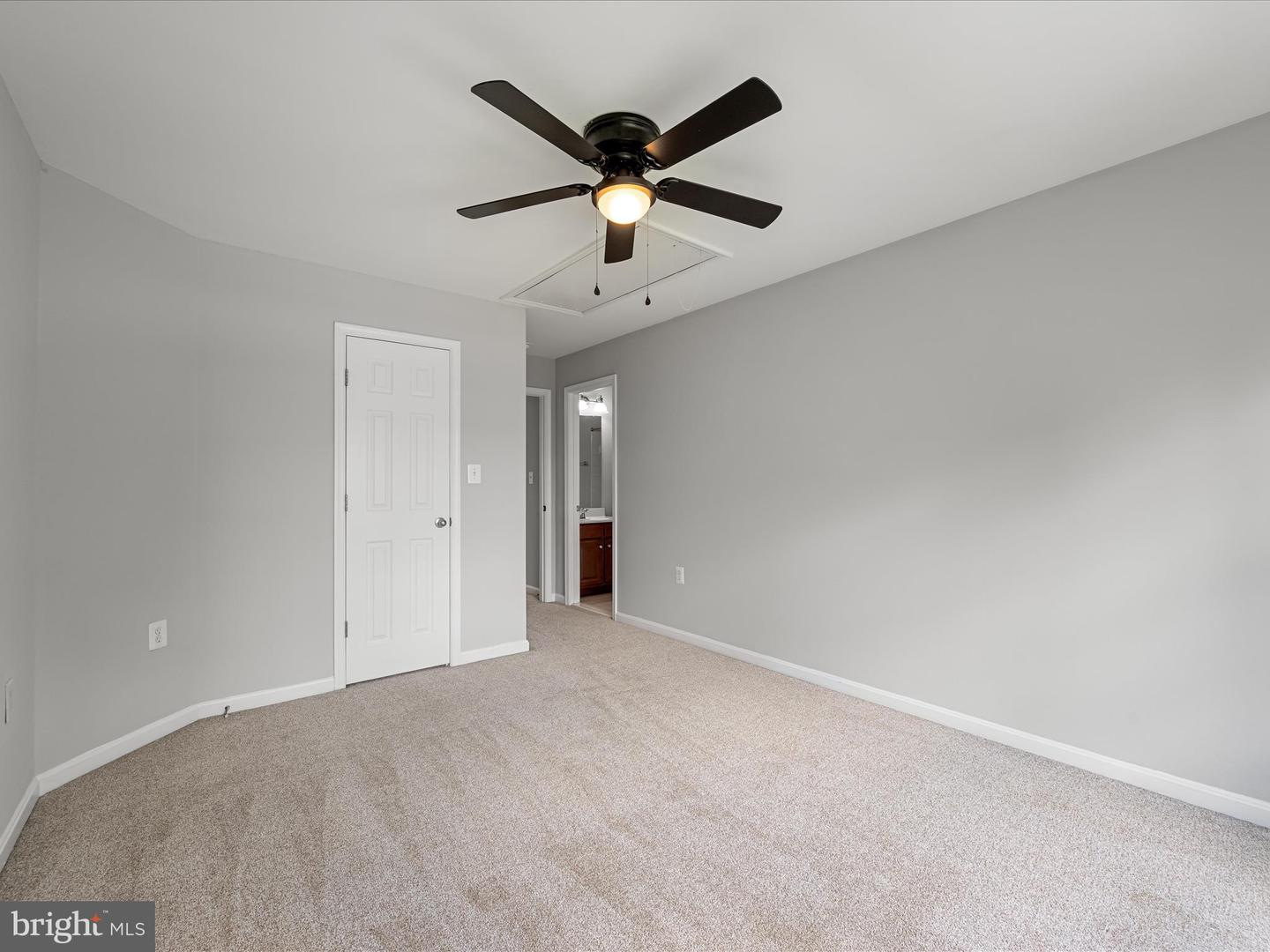 717 WOODEN BRIDGE DR, PURCELLVILLE, Virginia 20132, 4 Bedrooms Bedrooms, ,4 BathroomsBathrooms,Residential,For sale,717 WOODEN BRIDGE DR,VALO2101374 MLS # VALO2101374
