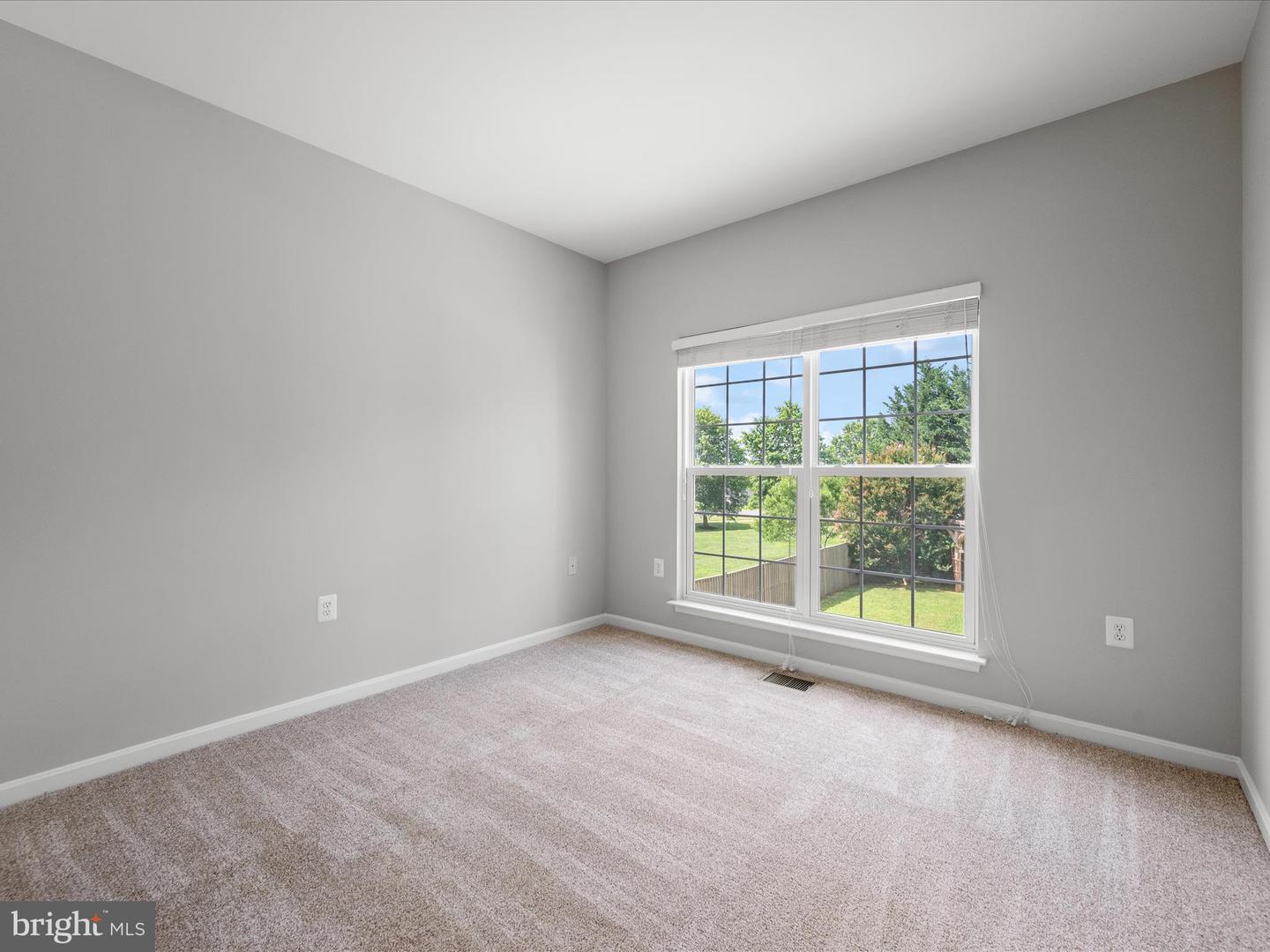 717 WOODEN BRIDGE DR, PURCELLVILLE, Virginia 20132, 4 Bedrooms Bedrooms, ,4 BathroomsBathrooms,Residential,For sale,717 WOODEN BRIDGE DR,VALO2101374 MLS # VALO2101374