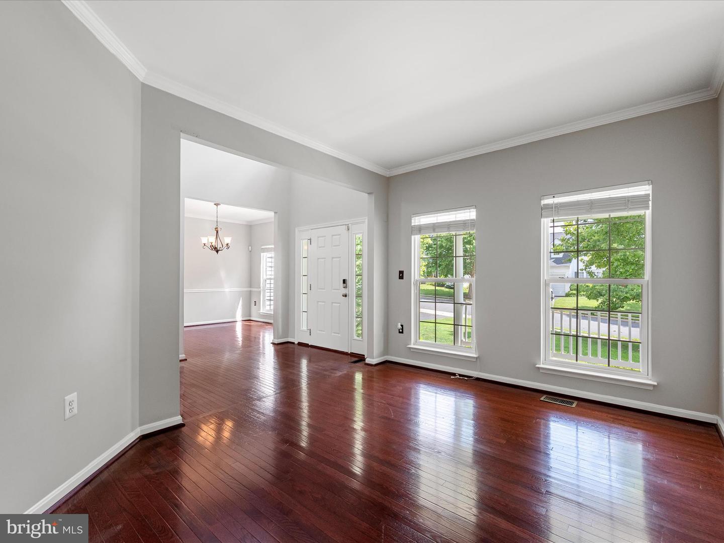 717 WOODEN BRIDGE DR, PURCELLVILLE, Virginia 20132, 4 Bedrooms Bedrooms, ,4 BathroomsBathrooms,Residential,For sale,717 WOODEN BRIDGE DR,VALO2101374 MLS # VALO2101374