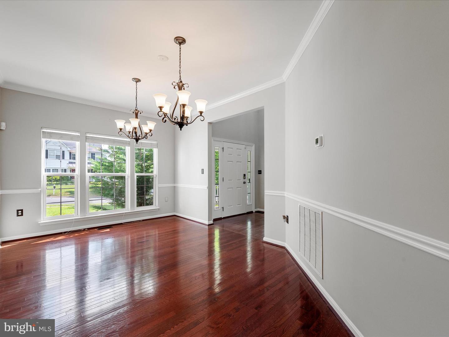 717 WOODEN BRIDGE DR, PURCELLVILLE, Virginia 20132, 4 Bedrooms Bedrooms, ,4 BathroomsBathrooms,Residential,For sale,717 WOODEN BRIDGE DR,VALO2101374 MLS # VALO2101374