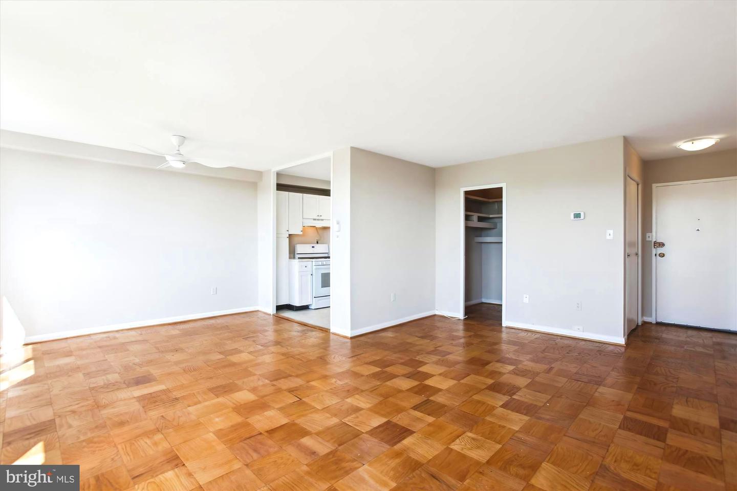6621 WAKEFIELD DR #812, ALEXANDRIA, Virginia 22307, 1 Bedroom Bedrooms, ,1 BathroomBathrooms,Residential,For sale,6621 WAKEFIELD DR #812,VAFX2254228 MLS # VAFX2254228
