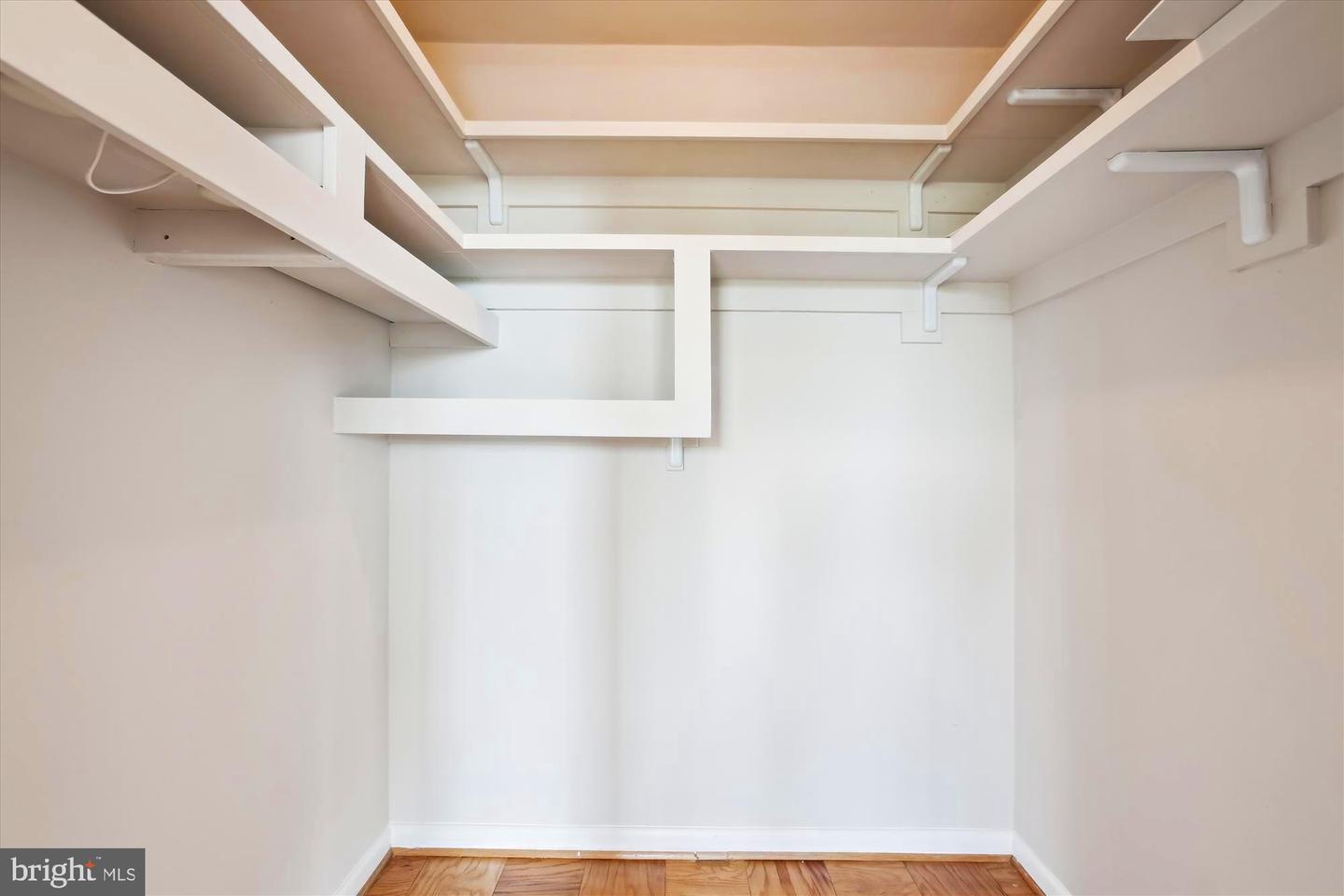 6621 WAKEFIELD DR #812, ALEXANDRIA, Virginia 22307, 1 Bedroom Bedrooms, ,1 BathroomBathrooms,Residential,For sale,6621 WAKEFIELD DR #812,VAFX2254228 MLS # VAFX2254228
