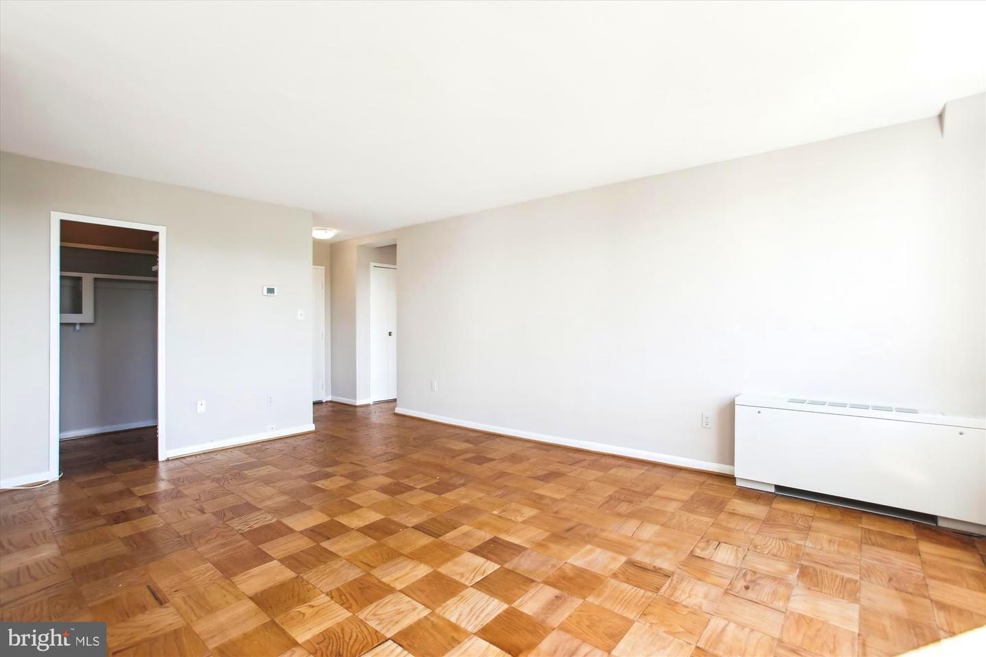 6621 WAKEFIELD DR #812, ALEXANDRIA, Virginia 22307, 1 Bedroom Bedrooms, ,1 BathroomBathrooms,Residential,For sale,6621 WAKEFIELD DR #812,VAFX2254228 MLS # VAFX2254228