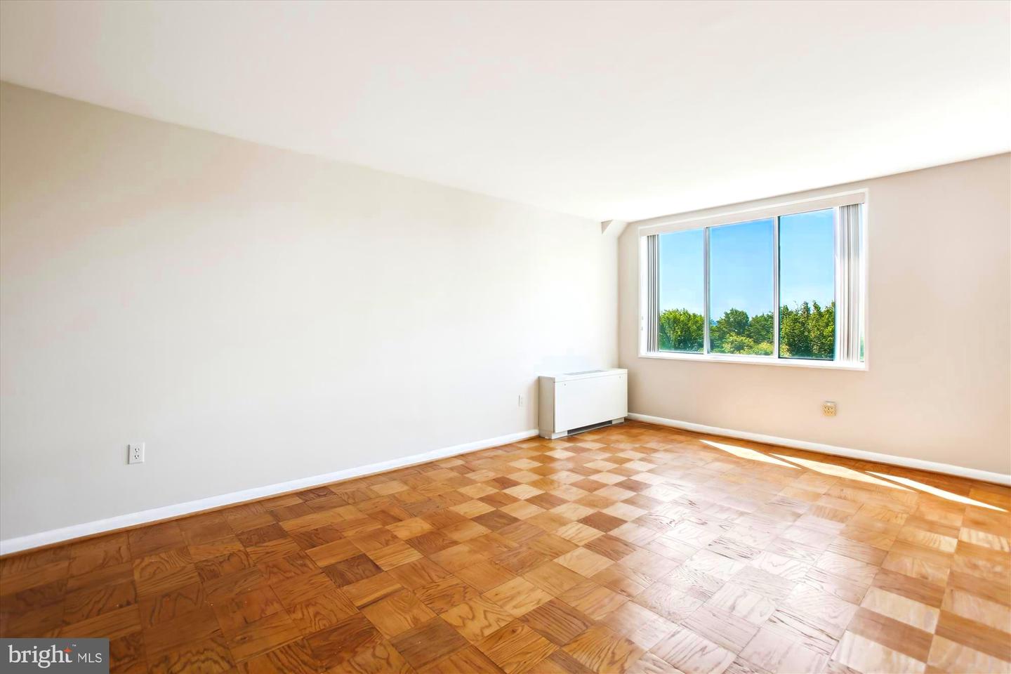 6621 WAKEFIELD DR #812, ALEXANDRIA, Virginia 22307, 1 Bedroom Bedrooms, ,1 BathroomBathrooms,Residential,For sale,6621 WAKEFIELD DR #812,VAFX2254228 MLS # VAFX2254228