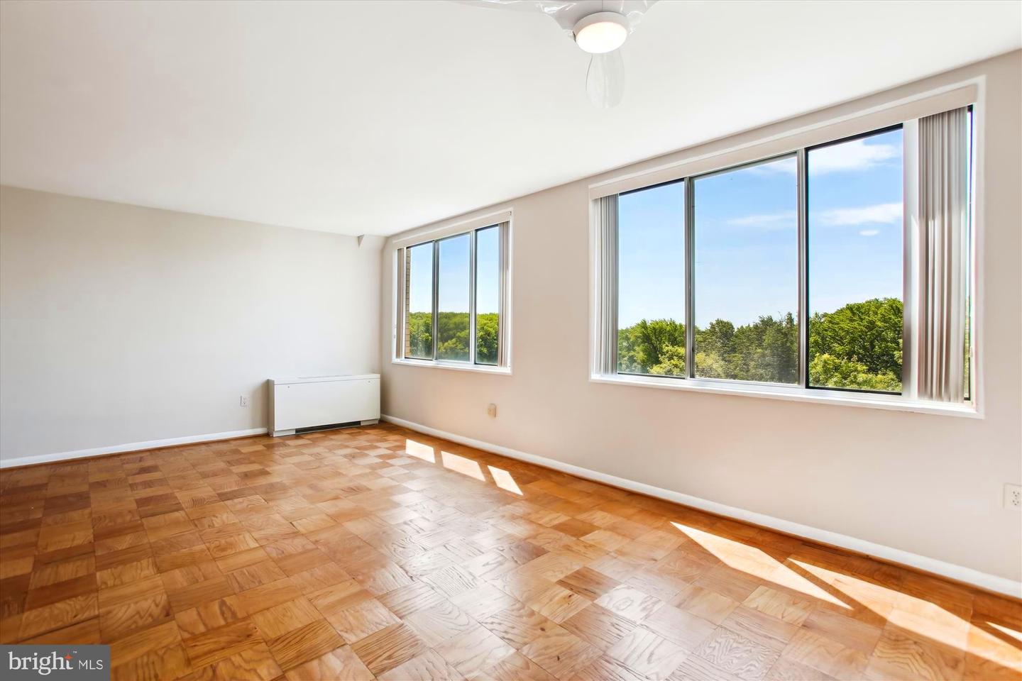 6621 WAKEFIELD DR #812, ALEXANDRIA, Virginia 22307, 1 Bedroom Bedrooms, ,1 BathroomBathrooms,Residential,For sale,6621 WAKEFIELD DR #812,VAFX2254228 MLS # VAFX2254228