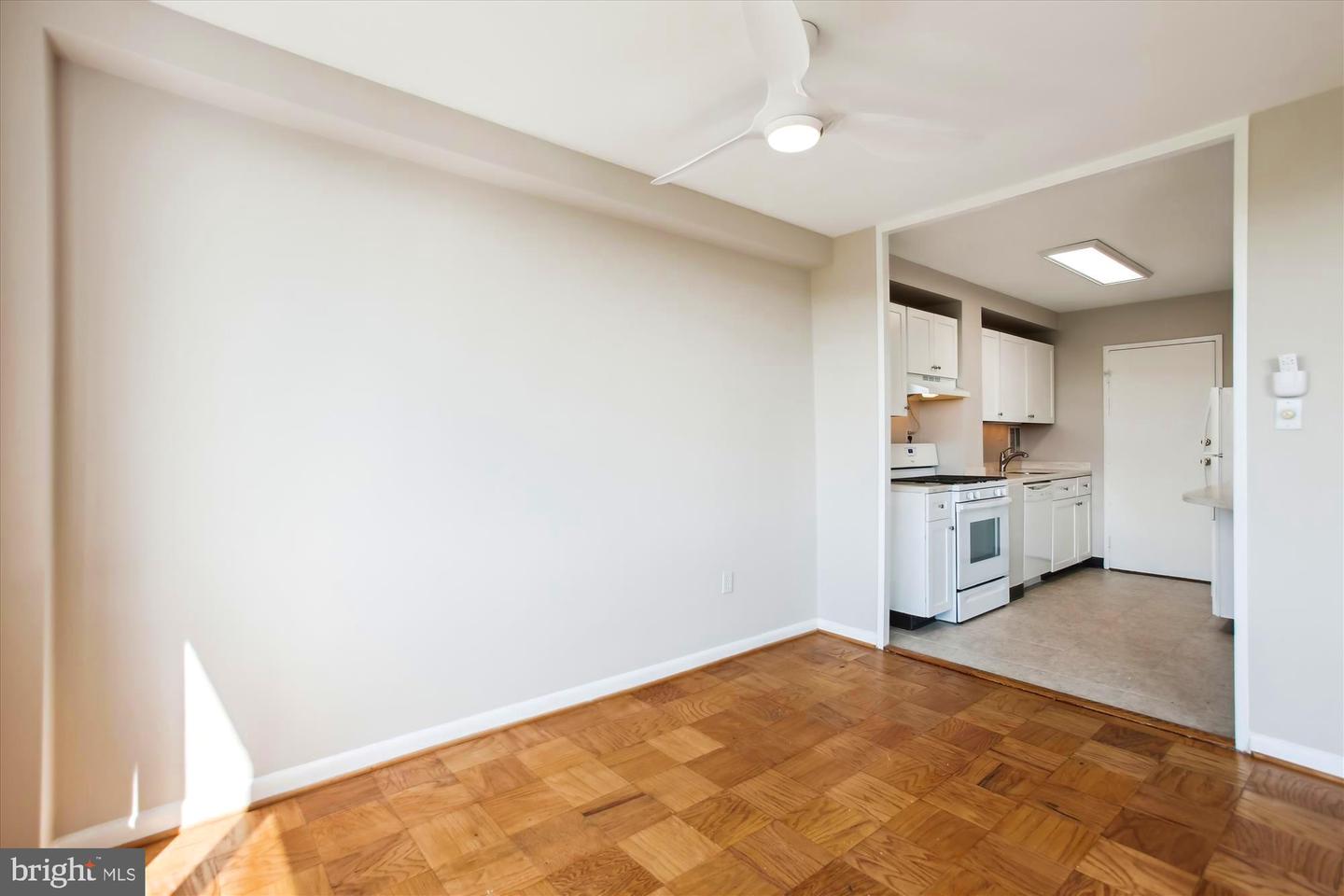 6621 WAKEFIELD DR #812, ALEXANDRIA, Virginia 22307, 1 Bedroom Bedrooms, ,1 BathroomBathrooms,Residential,For sale,6621 WAKEFIELD DR #812,VAFX2254228 MLS # VAFX2254228