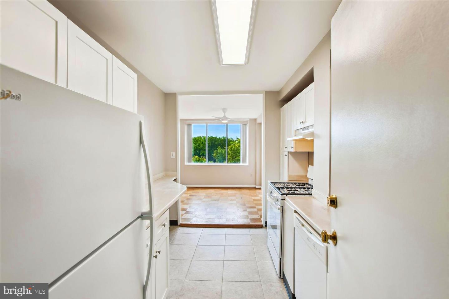 6621 WAKEFIELD DR #812, ALEXANDRIA, Virginia 22307, 1 Bedroom Bedrooms, ,1 BathroomBathrooms,Residential,For sale,6621 WAKEFIELD DR #812,VAFX2254228 MLS # VAFX2254228