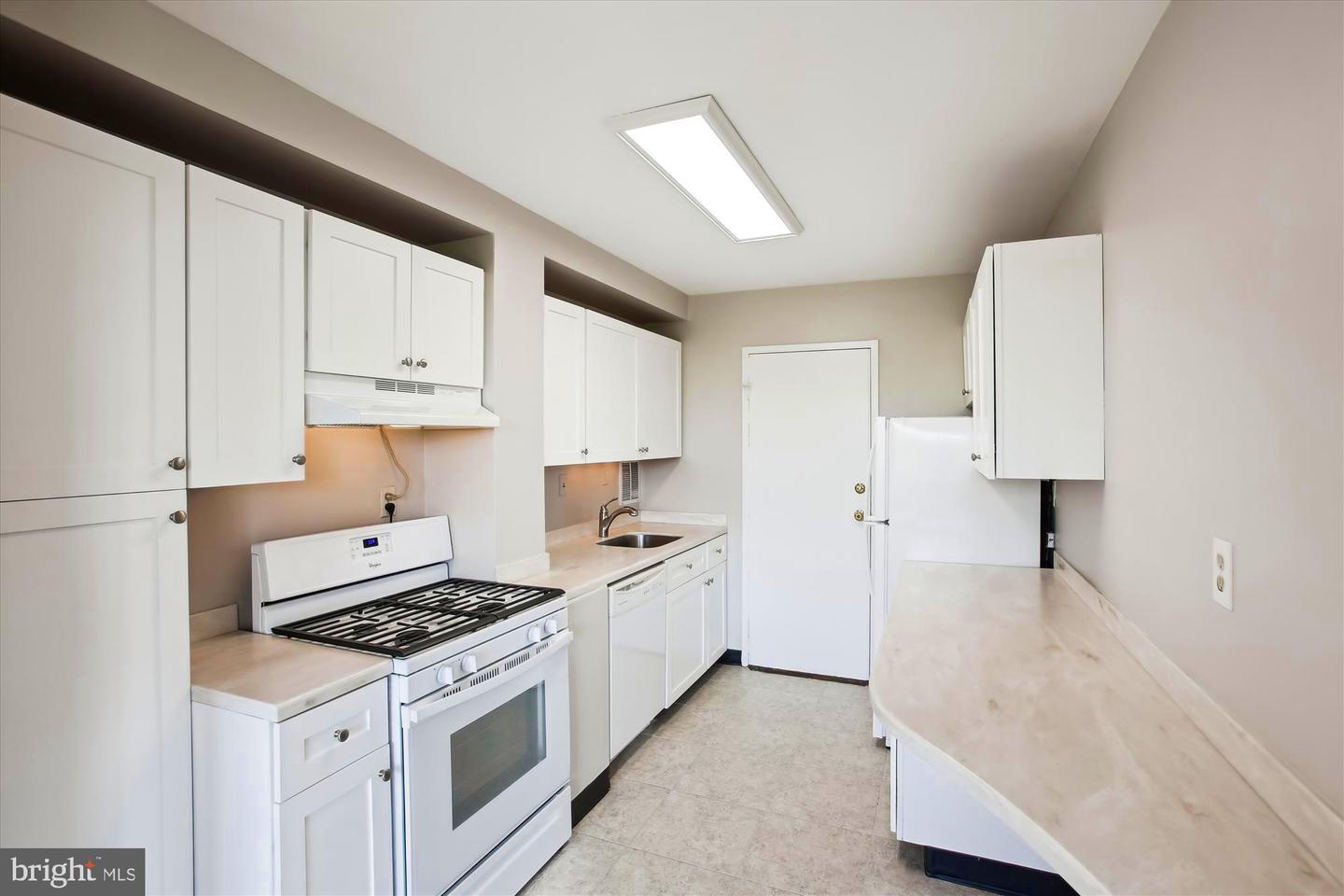 6621 WAKEFIELD DR #812, ALEXANDRIA, Virginia 22307, 1 Bedroom Bedrooms, ,1 BathroomBathrooms,Residential,For sale,6621 WAKEFIELD DR #812,VAFX2254228 MLS # VAFX2254228
