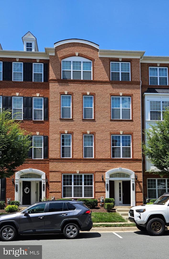 43102 THOROUGHFARE GAP TER, ASHBURN, Virginia 20148, 3 Bedrooms Bedrooms, ,2 BathroomsBathrooms,Residential,For sale,43102 THOROUGHFARE GAP TER,VALO2101488 MLS # VALO2101488