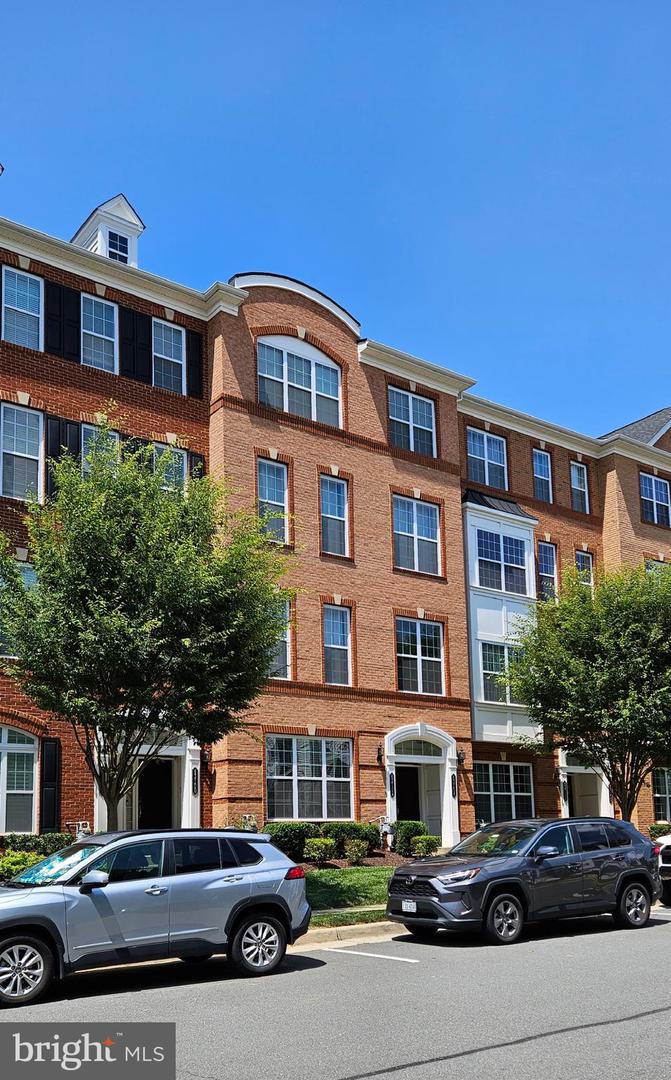 43102 THOROUGHFARE GAP TER, ASHBURN, Virginia 20148, 3 Bedrooms Bedrooms, ,2 BathroomsBathrooms,Residential,For sale,43102 THOROUGHFARE GAP TER,VALO2101488 MLS # VALO2101488