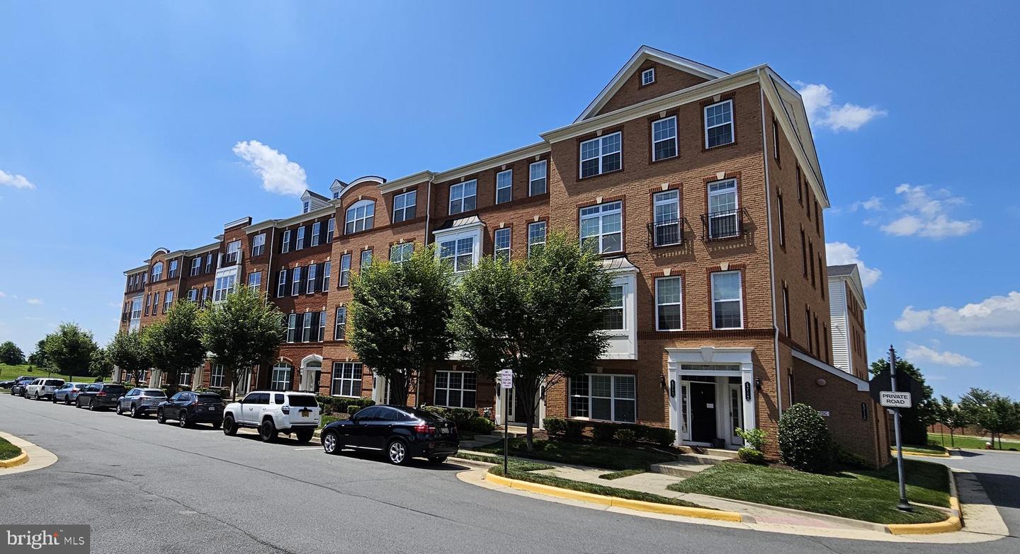 43102 THOROUGHFARE GAP TER, ASHBURN, Virginia 20148, 3 Bedrooms Bedrooms, ,2 BathroomsBathrooms,Residential,For sale,43102 THOROUGHFARE GAP TER,VALO2101488 MLS # VALO2101488