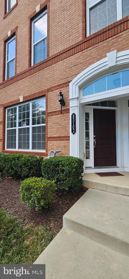 43102 THOROUGHFARE GAP TER, ASHBURN, Virginia 20148, 3 Bedrooms Bedrooms, ,2 BathroomsBathrooms,Residential,For sale,43102 THOROUGHFARE GAP TER,VALO2101488 MLS # VALO2101488