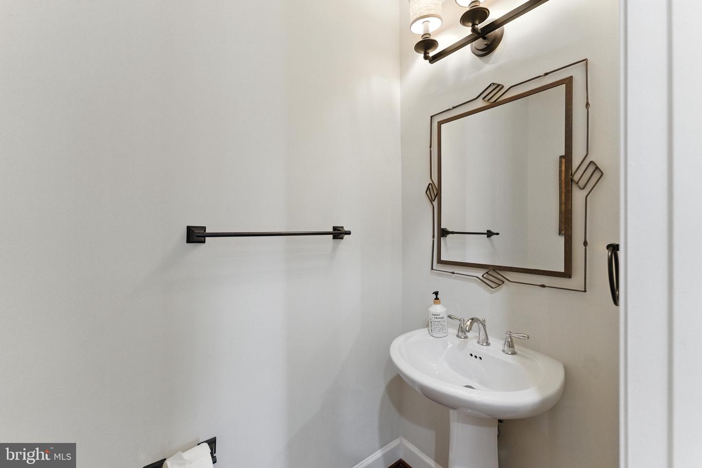 1628 WESTMORELAND ST, MCLEAN, Virginia 22101, 6 Bedrooms Bedrooms, ,5 BathroomsBathrooms,Residential,For sale,1628 WESTMORELAND ST,VAFX2254346 MLS # VAFX2254346