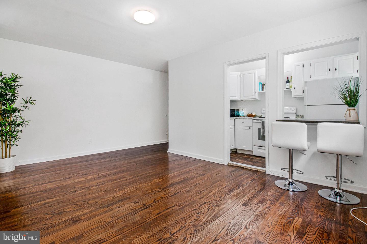 4029 BENTON ST NW #201, WASHINGTON, District Of Columbia 20007, 1 Bedroom Bedrooms, ,1 BathroomBathrooms,Residential,For sale,4029 BENTON ST NW #201,DCDC2209482 MLS # DCDC2209482